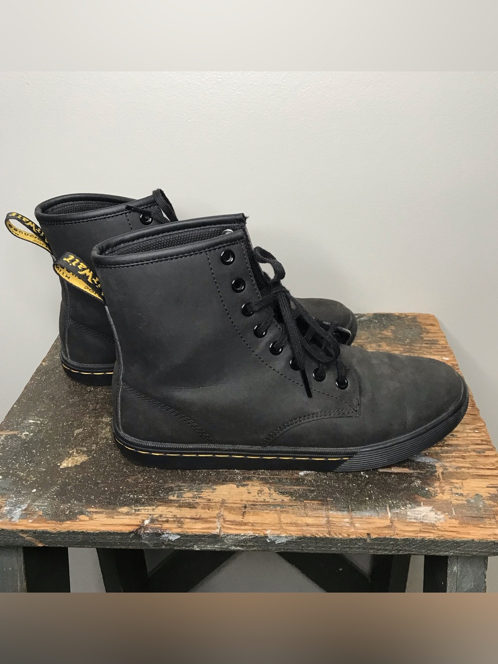 Dr. Martens Sheridan Women’s Matte Casual Boots Size 7